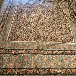 Pottery Barn Patterned Queen Duvet and 2 Shams in Gray, Brown, and Mauve